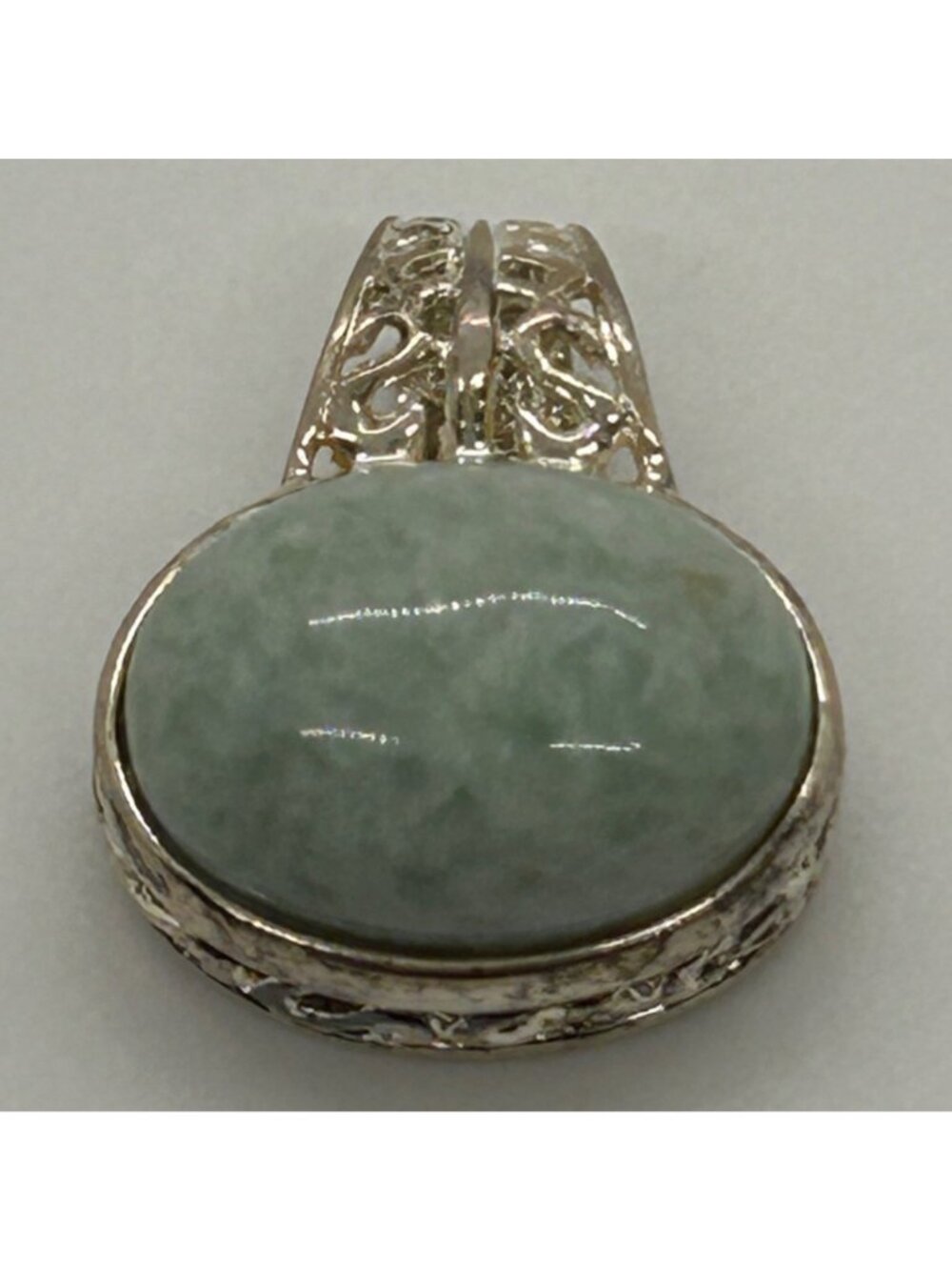 Vintage Green Agate Pendant Silver-Tone Oval Filigree Bezel Cabochon Stone